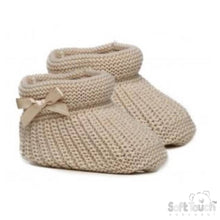 Load image into Gallery viewer, Beige Cable Knit Bow Booties NB
