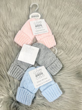 Load image into Gallery viewer, Baby Cable Twist Knitted Mittens (NB)
